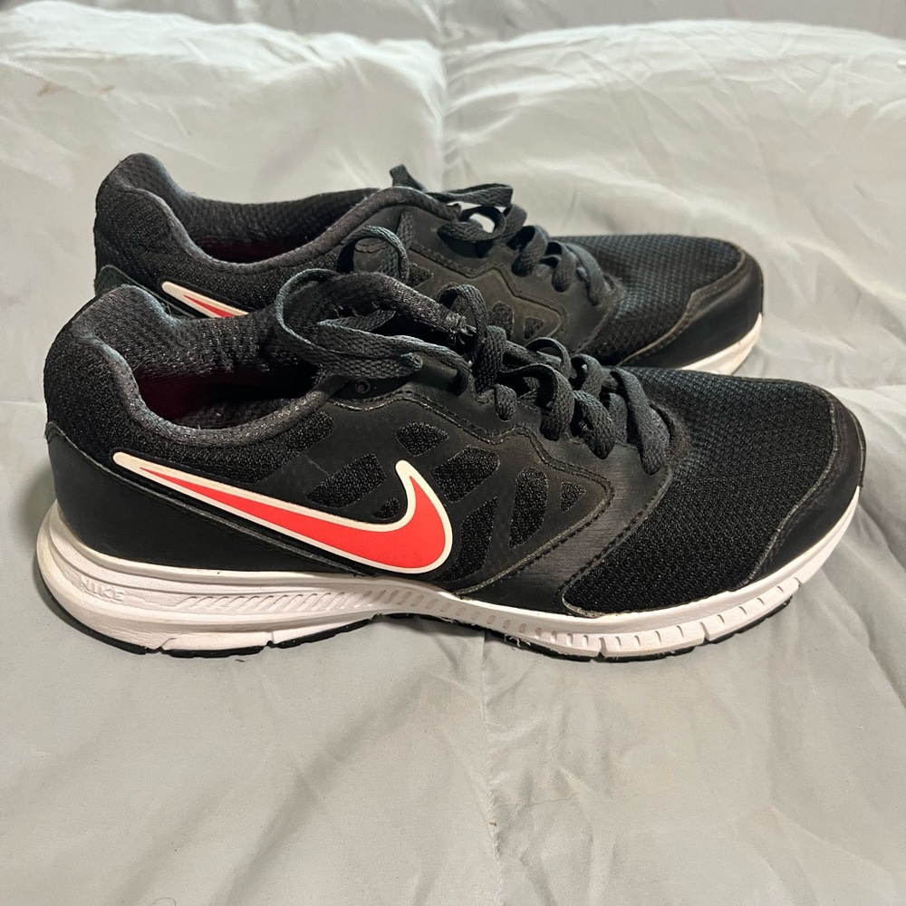 Nike Black and Pink Women's Sneakers